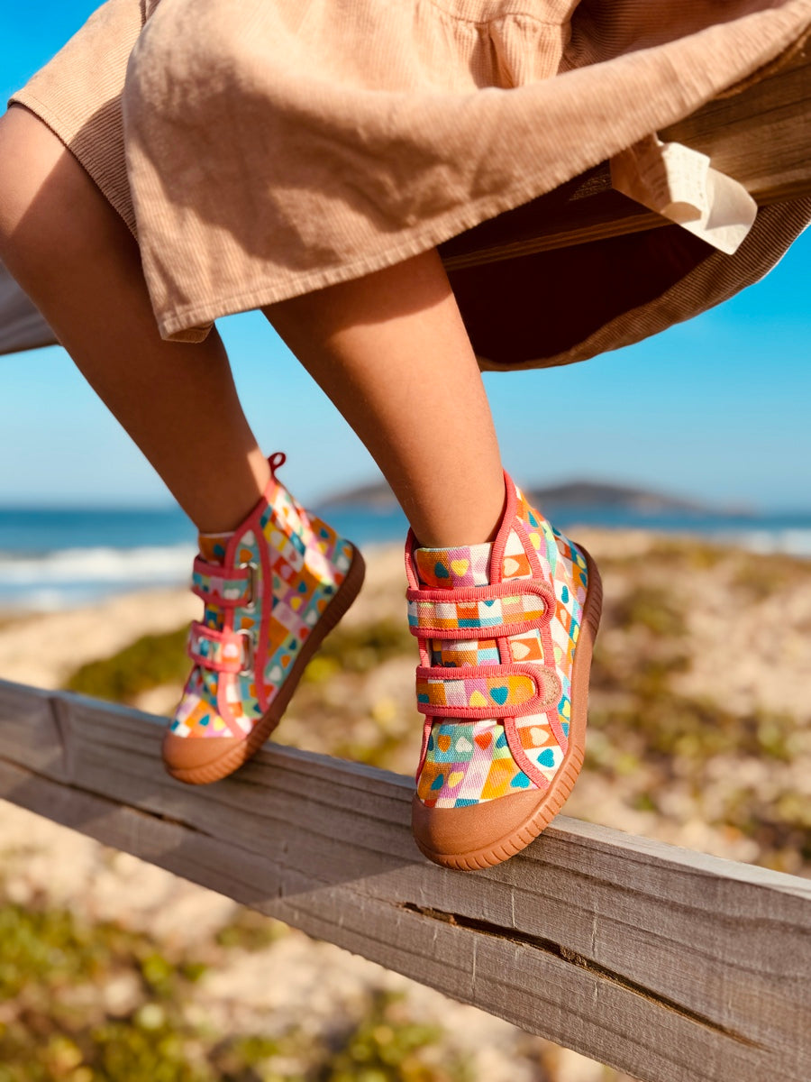 Tênis Cano Alto Luca Coração Emoldurado Collab MOOUI