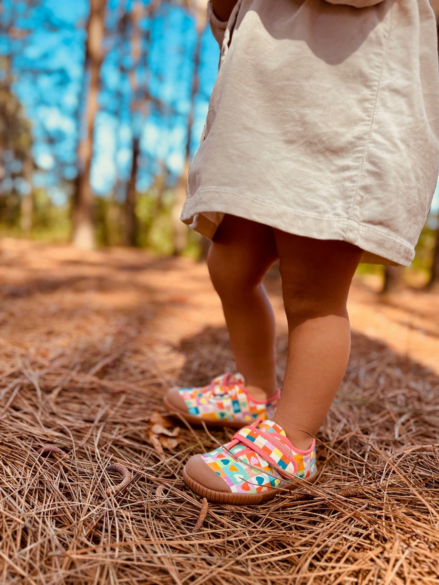 Tênis Cano Baixo Bento Coração Emoldurado Collab MOOUI