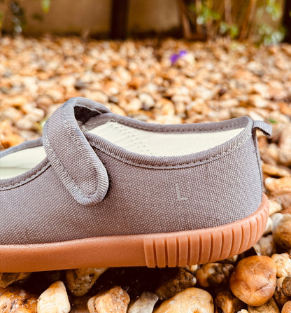 Sapatilha Isa Cinza Elefante