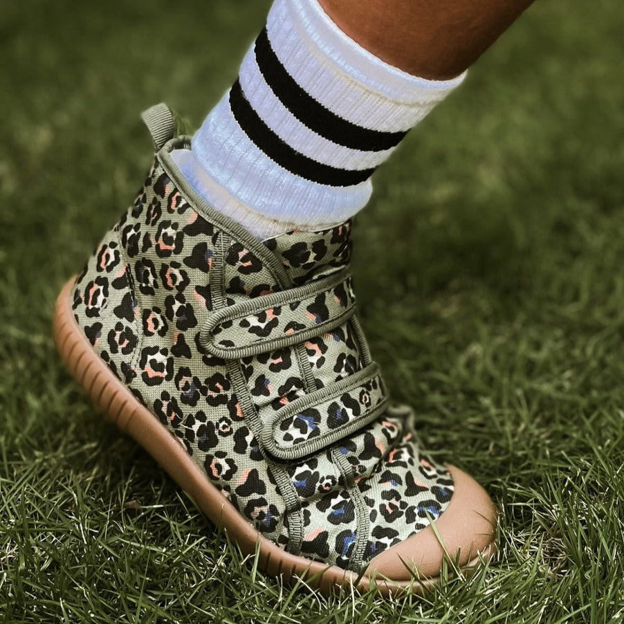 Tênis Cano Alto Luca Leopardo Collab Rafaela Carvalho